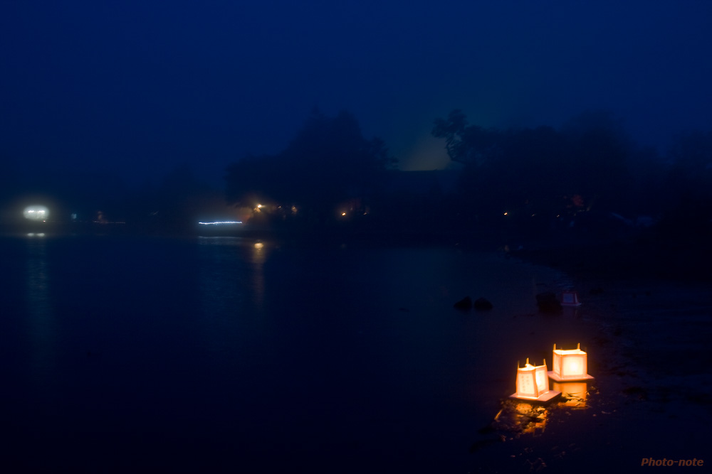夜霧の湖畔
